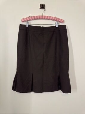 Talbots Classic Dark Brown Pleated Hem Women's Skirt Size 12 - Has Stretch